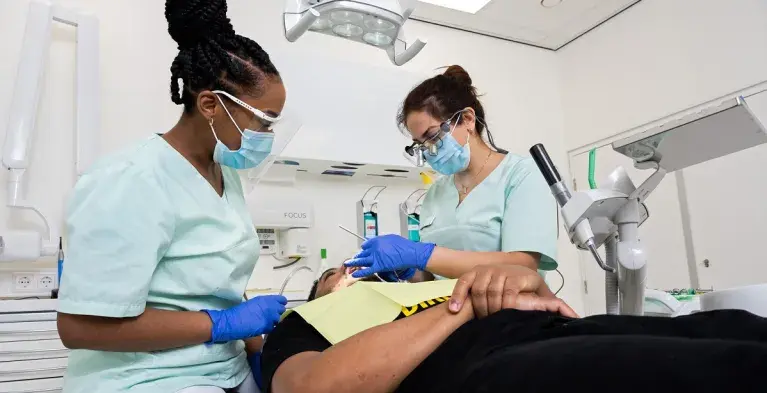 Behandeling bij de tandarts