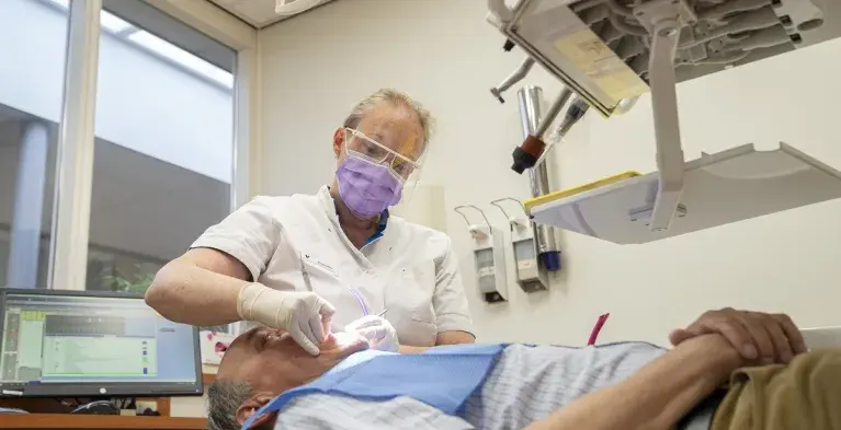 tandarts patient behandeling