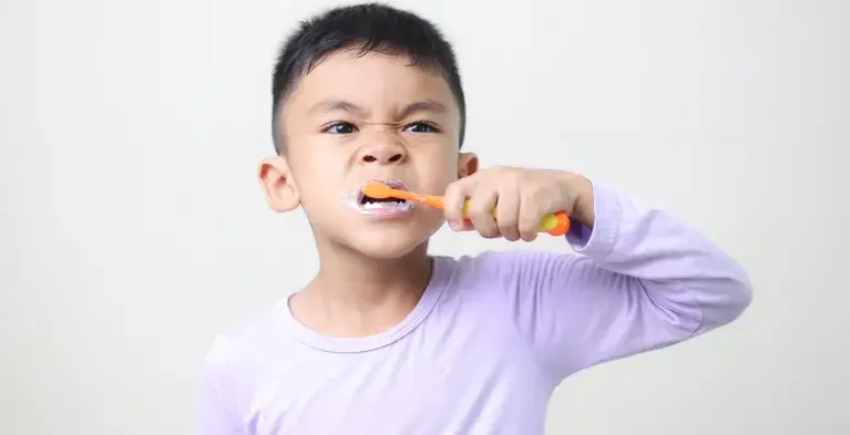 Tandenpoetsen kind borstel