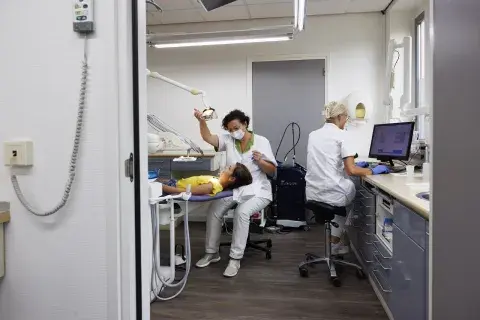 Behandeling bij de tandarts