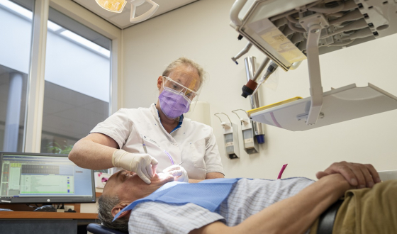 tandarts patient behandeling