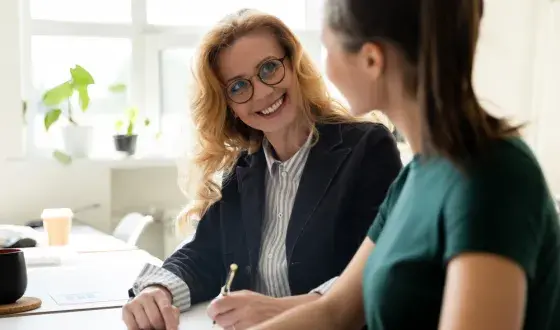 2 vrouwen in gesprek