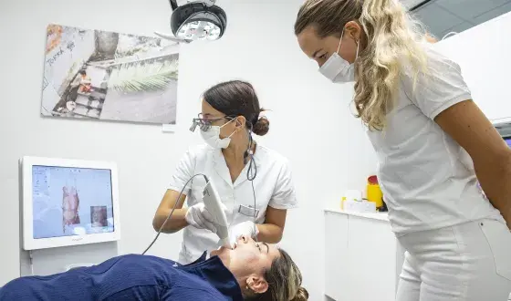 Behandeling bij de tandarts