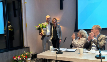 Eelco Bergsma bedankt Patricia Wering