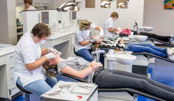 Orthodontist behandeling meerdere stoelen