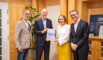 Overhandiging hardreiking Noodzakelijke mondzorg voor financieel kwetsbaren